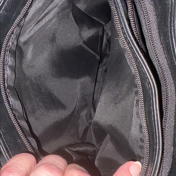 JS collection shoulder business bag tablet case 4 zippered sections soft
Black - Picture 8 of 17